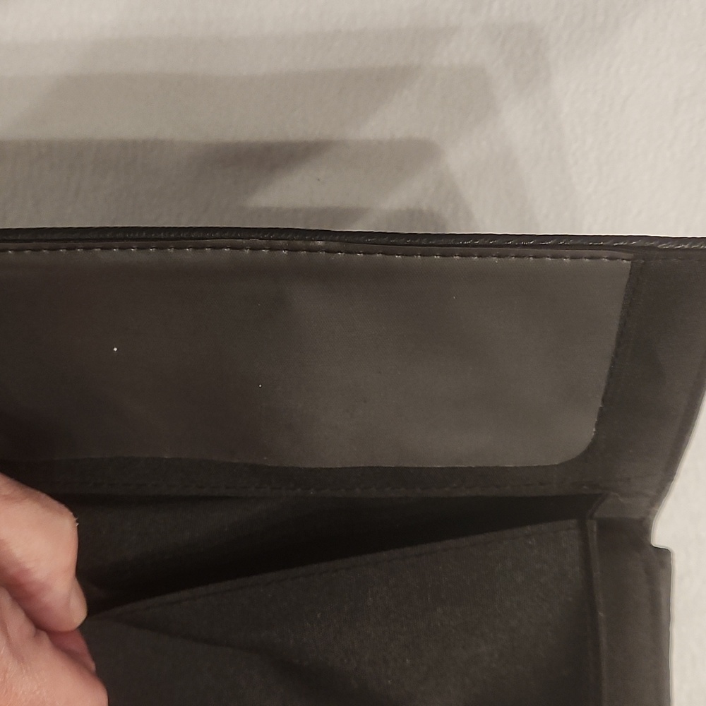 New Never Been Used No Tag Black Wallet with Gold Accent & Tortoise Shell Clasp - Picture 10 of 11